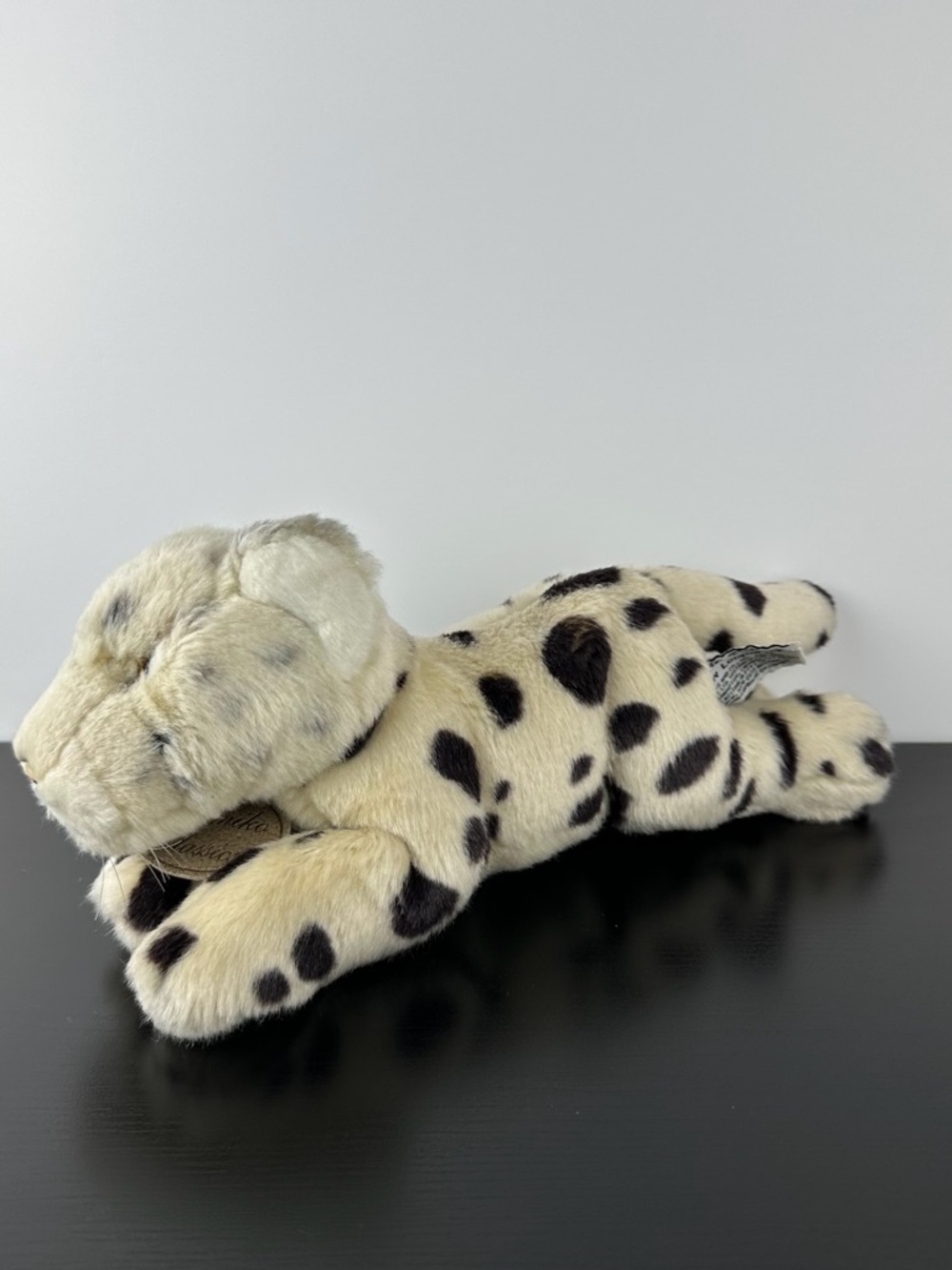 Russ Berrie Rare Yomiko Classics Snow Leopard 12” Realistic Plush Stuffed Animal